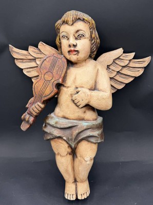 Auktion 370<br>gr. Wandputto mit Geige, Prtessholz, farbig gefasst, kl. Abplatzer etc, Bogen fehlt, H-48 cm, B-43 vm [1]