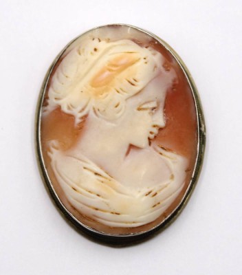 Auktion 370<br>Camée-Anhänger in 800 Silberfassung, ca. 3,6 x 2,8cm [1]