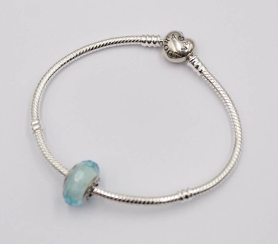 Auktion 370<br>Armband, Pandora Silberschließe und Pandora Charm, Band kein Silber, ca. L-19cm [1]
