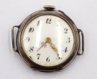 Auktion 370<br>kl.  Damen-Taschen-/Armbanduhr, um 1900, 800er Silbergehäuse, Kronenaufzug, Werk läuft an, ca. D-3cm [1]