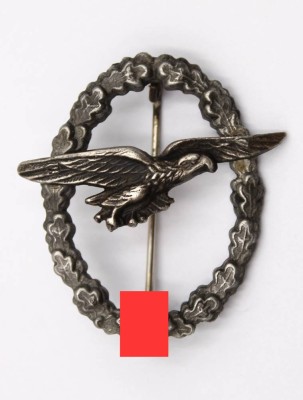 Auktion 370<br>Segelflugzeugführerabzeichen, 2. WK, getragene Erhaltung, kl. Haarriss [1]