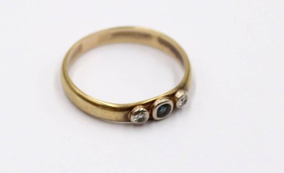 Auktion 370<br>585er GG Ring, 2 Brillanten und ein Saphir, 2,9gr., RG 60 [1]