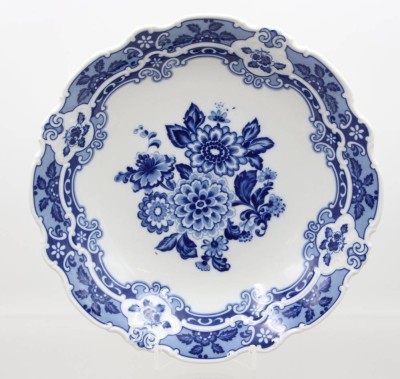 Auktion 370<br>Schale, Wallendorf Porzellan, Kobaltblumen, ca. H-5cm D-28cm [1]