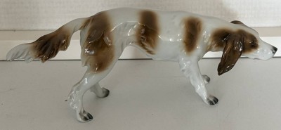 Auktion 370<br>Vorstehhund, farbig staffiert, H-8 cm, L-22 cm, Blaumarke [1]