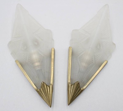 Auktion 370<br>Paar Wandlampen im Art-Déco Stil, je ca. H-33,5cm B-15cm [1]