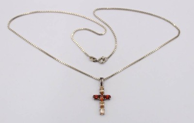 Auktion 370<br>Halskette mit Kreuzanhänger, 925er Silber, zus. 5,5gr., L-44cm Anh. L-2,8cm [1]