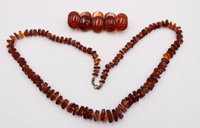 Auktion 370<br>Halskette und Zugarmband, Bernstein, zus. 53,7gr., L-69cm Armband B-2,2cm [1]