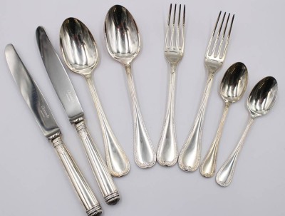 Auktion 370<br>Konvolut Christoffle Paris, versilbert, je 2x Gabeln, Löffel, Messer, Kaffeelöffel, Messer L-22,5cm [1]