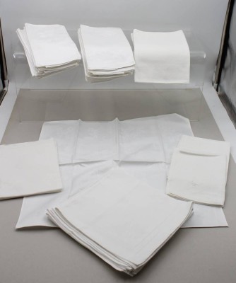 Auktion 370<br>Konvolut div. Leinen-Servietten, 28 Stück [1]