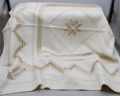 Auktion 370<br>Hardanger-Tischdecke, ca. 170 x 110cm [1]