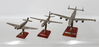 Auktion 370<br>3x div. Standmodelle, Flugzeuge, wohl Silver Classic, ca. H-6 bis 8cm [1]