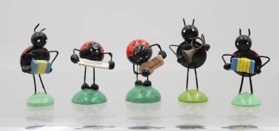 Auktion 370<br>5tlg. Marienkäfer-Kapelle, wohl Erzgebirge, teilw. Gebrauchsspuren, ca. H-4,5cm [1]