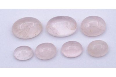 Auktion 370<br>Konvolut Rosenquarz  Cabochons, zus. 28,90ct. [1]