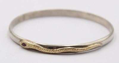 Auktion 370<br>Silber Armreif mit Schlange aus Gold 585 ( getestet ), Rubin Auge, D. 6,8 cm, 21,5 Gramm [1]
