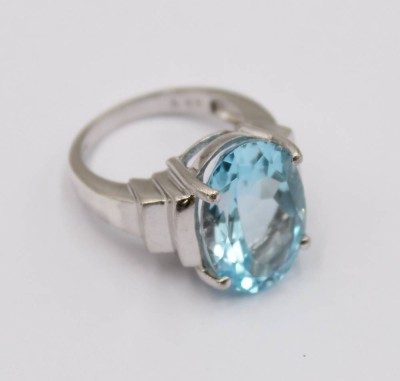 Auktion 370<br>Silberring mit einem großen blauen Stein, 925er Silber, RG 59, 9 Gramm [1]