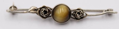 Auktion 370<br>Stabbrosche mit Tigerauge, Silber getestet, L. 5,5 cm, 3,3 Gramm [1]