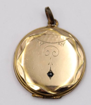 Auktion 370<br>Jugendstil Foto Anhänger mit einem blauen Stein,vergoldet,  D. 2,7 cm [1]