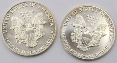 Auktion 370<br>Zwei one Dollar 1988 u. 1989, Amerika, jeweils 1 Unze Feinsilber 999, 63,2 Gramm [1]