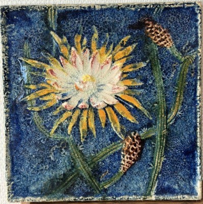 Auktion 370<br>Wandfliese, Karlsruher Majolika mit Sonnenblume, Entw. Werner Meschede 1967. 28x28 cm [1]