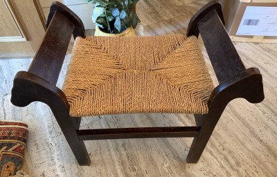 Auktion 370<br>Worpsweder Hocker mit Binsensitz, H-54 cm, B-70 cm [1]