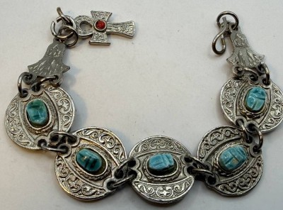 Auktion 370<br>versilb. Armband mit Türkisen und koptisches Kreuz [1]