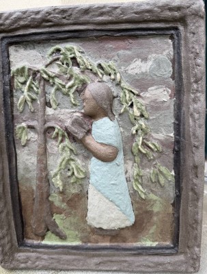 Auktion 370<br>Christa Bartling (1940) Worpswede, Keramik-Fliese mit Mädchen, bemalt,  32x27 cm [1]