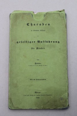 Auktion 370<br>Spielheft aus dem Jahr 1848, Charaden in lebenden Bildern geselliger Aufführung für Kinder, Altersspuren [1]