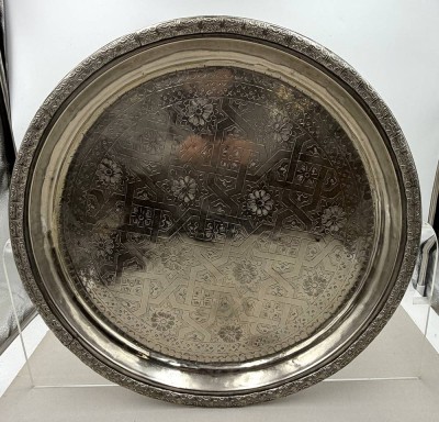Auktion 370<br>gr. rundes Serviertablett, Marokko, Handarbeit, D-50 cm, guter Zustand [1]