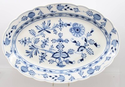 Auktion 370<br>gr. ovale Platte, Stadt Meissen, Zwiebelmuster, 48 x 32,5cm [1]