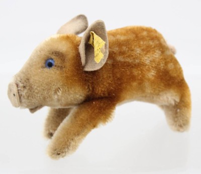 Auktion 370<br>Steiff-Frischling, älter, Knopf & Fahne, Nr. 1310.0? [1]