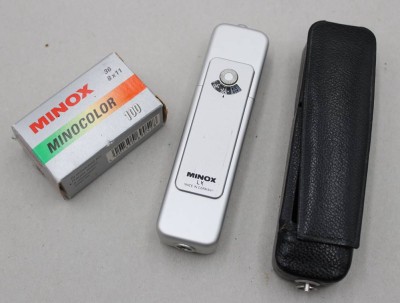 Auktion 370<br>Minox LX Kleinstbildkamera, in Etui, anbei Film, Funktion nicht geprüft [1]