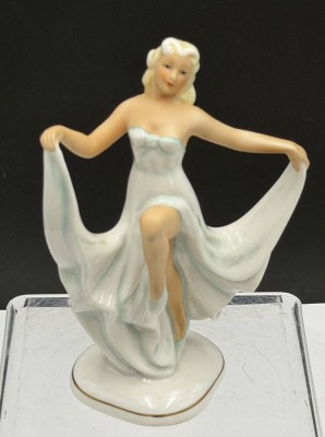 Auktion 370<br>Tänzerin von Schaubach Kunst, H-16,5 cm [1]