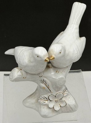 Auktion 370<br>Vogelpaar auf Ast, weiss mit Gold, H-15 cm [1]