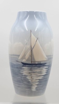 Auktion 370<br>Vase mit Seglermotiv, Bing & Grøndahl, ca. H-24,5cm [1]
