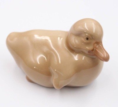 Auktion 370<br>Entenküken, Bing & Gröndahl, Modellnr. 1548, Entw. Jens Peter DAHL-JENSEN, ca. H-5,5cm L-8,5cm. [1]
