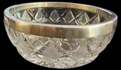 Auktion 370<br>Kristallschale mit versilberten Rand, H-6 cm, D-16 cm [1]