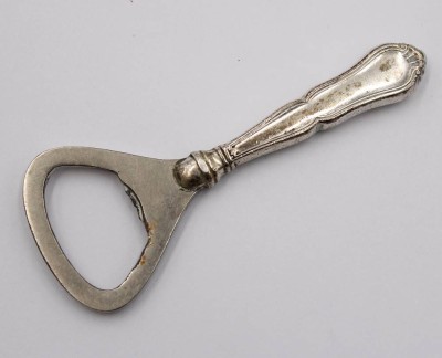 Auktion 370<br>Flaschenöffner, Silbergriff, Dänemark 1954, L-9cm [1]