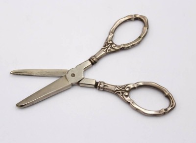 Auktion 370<br>Traubenschere, 830er Silbergriffe, älter, L-12cm [1]