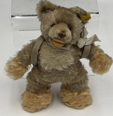 Auktion 370<br>vintage Steiff Zotty, Knopf+Fahne, mit Rucksack, Nummer verwaschen, H-19 cm [1]