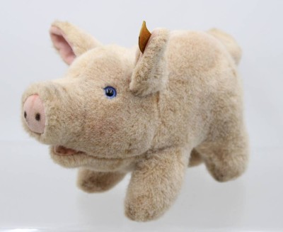 Auktion 370<br>Steiff Schwein Jolanthe, Knopf & Fahne, Nr. 3810/17 [1]