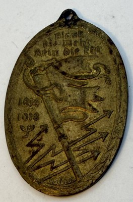 Auktion 370<br>Kyffhäuser Bund Treuabzeichen, Messing, um 1914, H-5 cm [1]