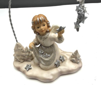 Auktion 370<br>Jahresengel 2000 von Goebel, limitiert, H-21 cm, B17 cm [1]