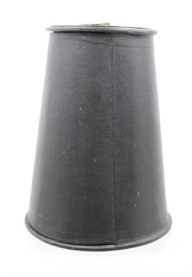 Auktion 370<br>Tragekoffer wohl für Kelch oder Silbergefäss, um 1900, ca. H-24cm, unterer D-18cm [1]