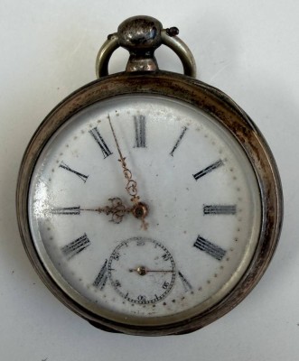 Auktion 370<br>grosse mechan. HTU, Schlüsselwerk steht, Silber-800-, D-4,5 cm [1]