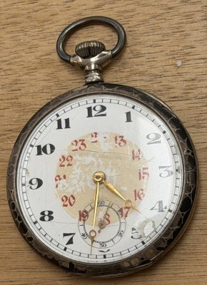 Auktion 370<br>mechan. Silber-900- HTU, Werk läuft, Deckel mit Reptilienhaut-Dekor [1]