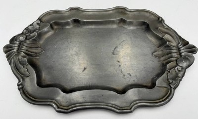 Auktion 371<br>kl. Zinn-Tablett um 1860, 29x18 cm [1]