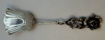 Auktion 371<br>Silber-800- Zuckerschaufel, L-12 cm, 13 gr., Rosenmuster [1]