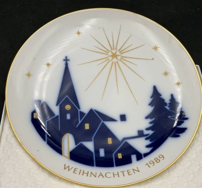 Auktion 371<br>Weihnachtsteller KPM Berlin  1989 , in OVP, D-19,5 cm, limitierte Auflage [1]