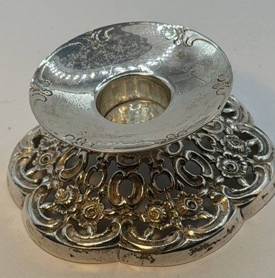 Auktion 371<br>Silber Kerzenständer-835-, H-3 cm, D-Stand 7,5 cm, 60 gr [1]