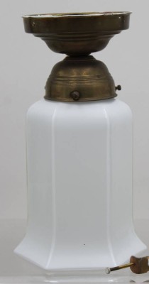 Auktion 371<br>Flurlampe um 1920, Messingmontur, Milchglasschirm, H-22 cm [1]